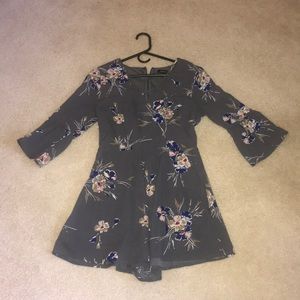 Cute flowy romper with floral detail - SIZE SMALL
